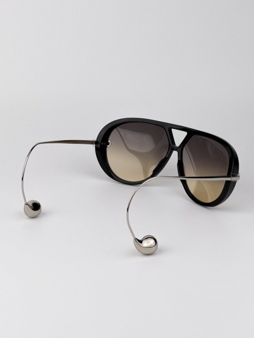 Bottega Veneta BV1273S 010 Sunglasses Black Silver Oversize Pilot Brown Gradient - Picture 4 of 9